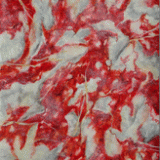 Trompe l'oeil frise moulurée sur faux marbre rouge du languedoc, peinture décorative