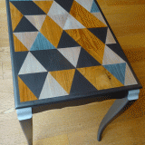 Table relookée "motifs suedois" métal acier oxydé, vert de bronze, nacre et bois naturel noyer